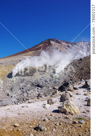 Hokkaido Asahidake where the eruption rises 78002317
