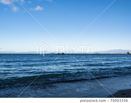 The sea of Zushi City and Hayama City on the Shonan Miura Peninsula 78003356