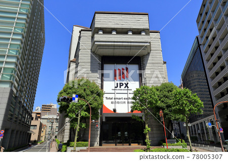 Tokyo Nihonbashi Kabutocho cityscape near the intersection in front of the stock exchange Tokyo Nihonbashi Kabutocho cityscape near the intersection in front of the stock exchange 78005307