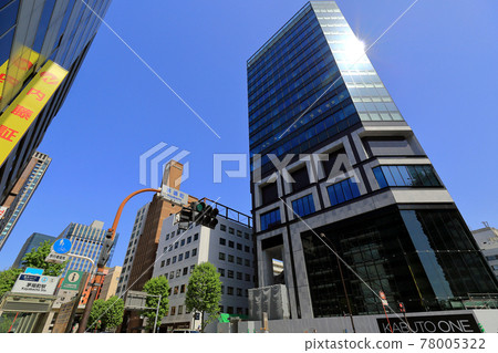 Tokyo Nihonbashi Kabutocho cityscape near Kayabacho intersection 78005322