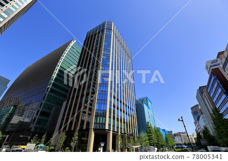 江橋一丁目十字路口附近的東京日本橋街景 78005341