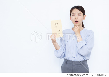 三十多歲的驚訝女商人 78006067