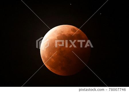 Total lunar eclipse seen from Yonezawa City, Yamagata Prefecture (taken on May 26, 2021) 78007746