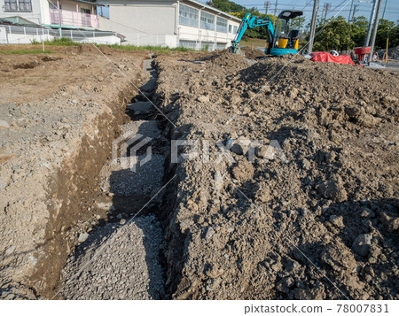 Residential land maintenance work 78007831