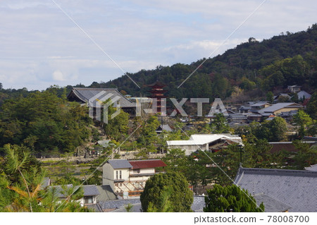 從廣島縣廿日市市宮島町阿塞比報堂看到的豐國神社 從廣島縣廿日市市宮島町阿塞比報堂看到的豐國神社 78008700