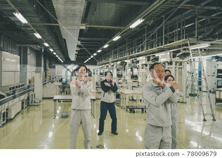 morning assembly, blue collar worker, laborer 78009679