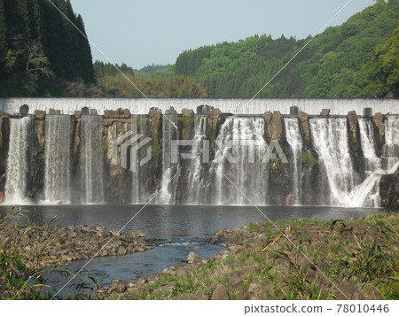 Chinda Falls Otaki 3 78010446