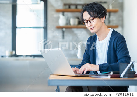 Male telework remote work personal computer lifestyle 78011611