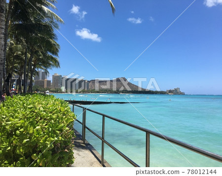 Diamond head from Waikiki Beach Diamond head from Waikiki Beach 78012144