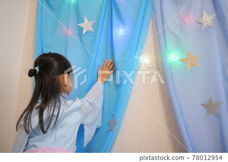 Tanabata home party with family on July 7th Making photo spots with children Tanabata home party with family on July 7th Making photo spots with children 78012954