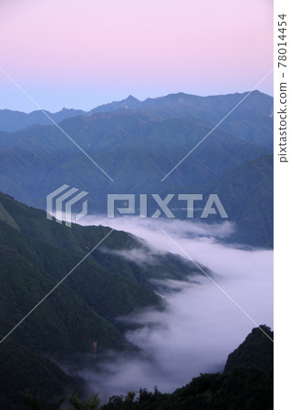 Sea of clouds in the Omine Mountains seen from the Sangiri forest road Sea of clouds in the Omine Mountains seen from the Sangiri forest road 78014454