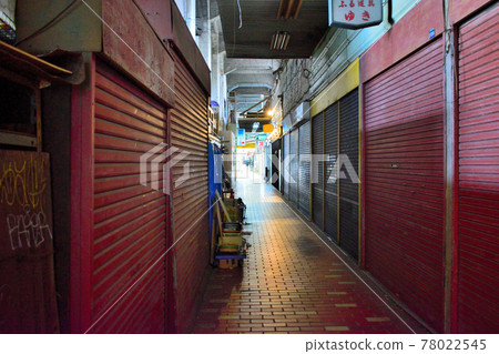 Kobe Motomachi Koukadori Shopping Street, which retains the atmosphere of the Showa era that is about to be dismantled Kobe Motomachi Koukadori Shopping Street, which retains the atmosphere of the Showa era that is about to be dismantled 78022545