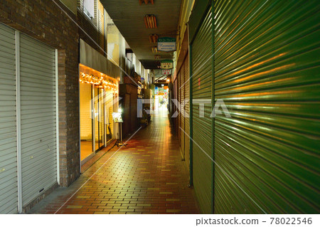 Kobe Motomachi Koukadori Shopping Street, which retains the atmosphere of the Showa era that is about to be dismantled 78022546