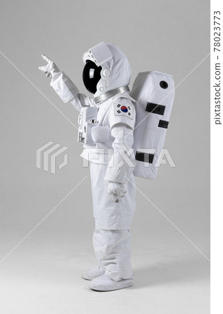 astronaut touching empty space, white background 78023773