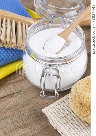 Zero waste cleaning tools and powdered citric acid 78024448