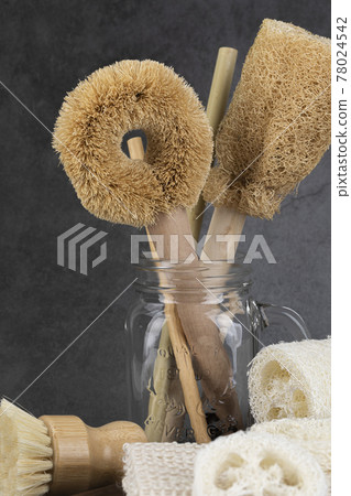 Zero waste - natural loofah brush and bamboo straws 78024542