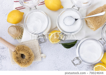 Zero waste cleaning - lemon and natural loofah with citrate powder, baking soda, citric acid pwoder 78024644
