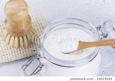 Zero waste cleaning tools, wood brush, natural sponge, baking soda 78024694