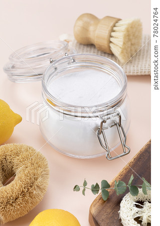 Zero waste cleaning - lemon and natural loofah with citrate powder 78024764