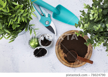 recycling coffee - wood spoon, wood bowl and capsule coffee recycling coffee - wood spoon, wood bowl and capsule coffee 78024790