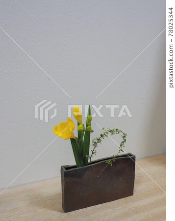Ikebana Bizen ware 78025344