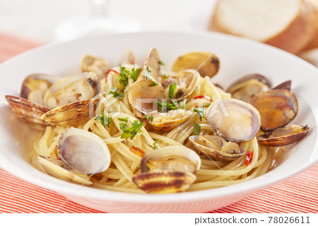 充滿蛤蜊美味的 Vongole Bianco 78026611