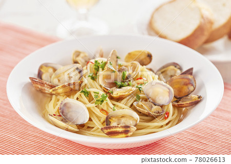 充滿蛤蜊美味的 Vongole Bianco 78026613