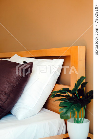 decoration in bedroom 78028187