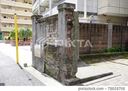 Former Yokohama Settlement 90 Ichiban Fence 78028708