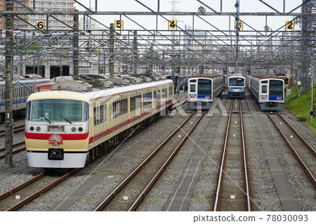 最後一次運行後的 Red Arrow Classic 停在 Kotesashi Depot 78030093