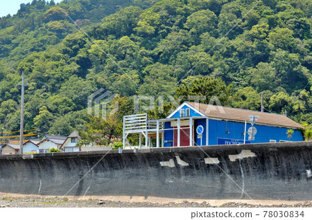 Colorful houses on the coast Colorful houses on the coast 78030834