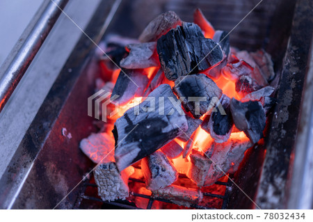 Fun family trip Fun glamping Fun barbecue Fun camping 78032434