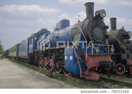 Old men-steam locomotives Old men-steam locomotives 78033268