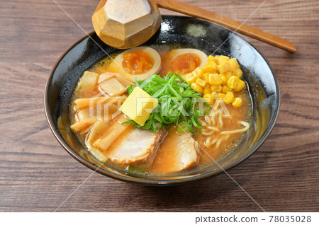 味噌拉麵，味噌拉麵，味噌拉麵，味噌拉麵，味噌玉米黃油拉麵。 78035028