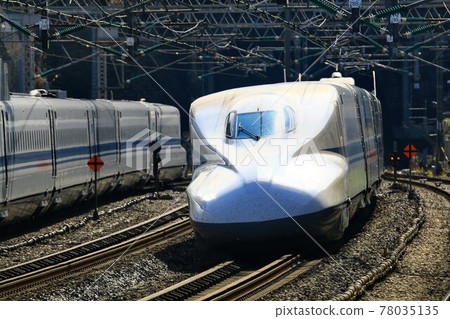 經過小田原站...東海道新幹線N700系列 經過小田原站...東海道新幹線N700系列 78035135