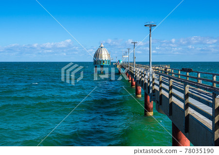 Pier on the Baltic Sea coast in Zingst, Germany Pier on the Baltic Sea coast in Zingst, Germany 78035190