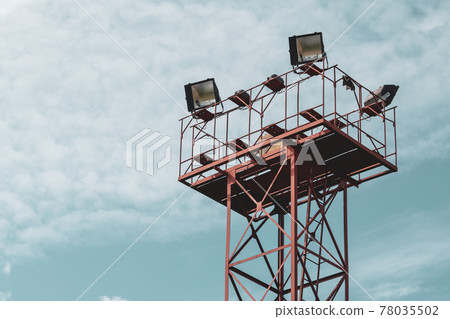 Tower with spot lights or lamps for railway station 78035502