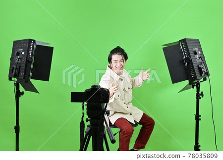 Video shooting Video creator Studio shooting YouTuber Chroma key Portrait shooting Image material Video shooting Video creator Studio shooting YouTuber Chroma key Portrait shooting Image material 78035809