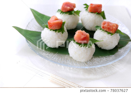 Mentaiko Onigiri 78037627