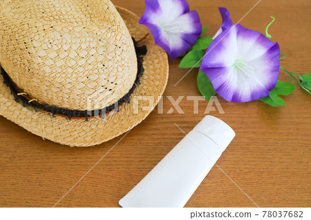 Sunscreen summer image Sunscreen summer image 78037682