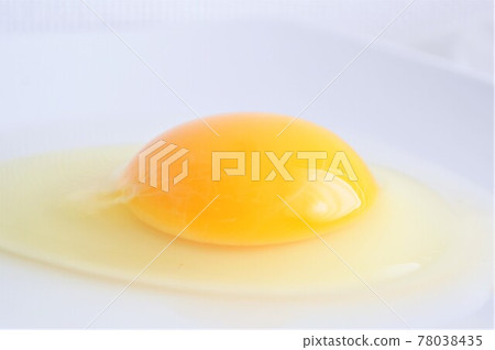 Close-up of raw eggs Close-up of raw eggs 78038435