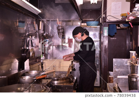 Ramen shop owner 4 78039438