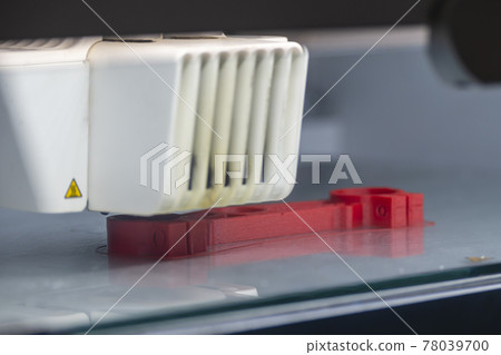 The 3D printer machine . 78039700