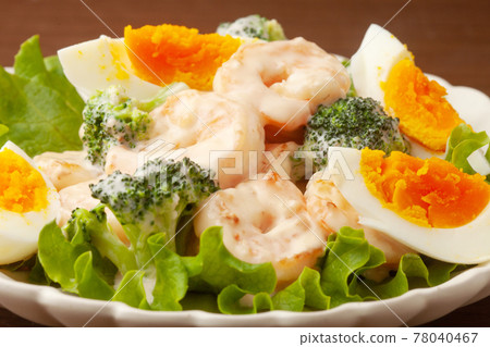 Shrimp mayo salad 78040467