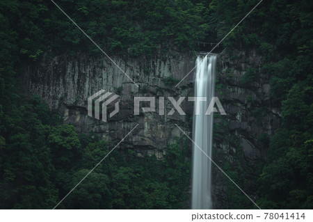 和歌山縣熊野那智大社鮮綠 和歌山縣熊野那智大社鮮綠 78041414