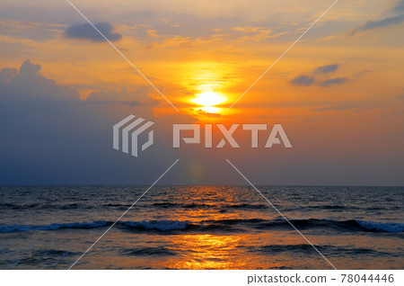 Seascape on a sunset, Horizon over the water. Seascape on a sunset, Horizon over the water. 78044446
