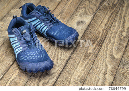 barefoot cross training and running shoe barefoot cross training and running shoe 78044799