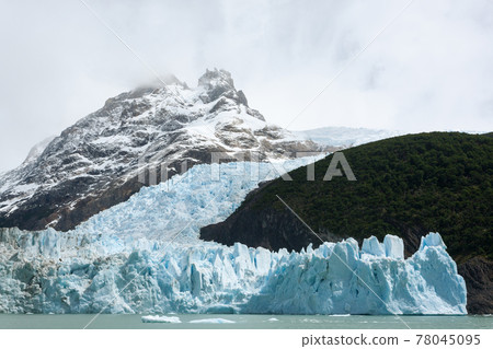 Spegazzini Glacier view from Argentino lake, Patagonia landscape, Argentina 78045095