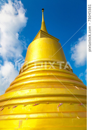 Golden stupa on Koh Samui Golden stupa on Koh Samui 78045881