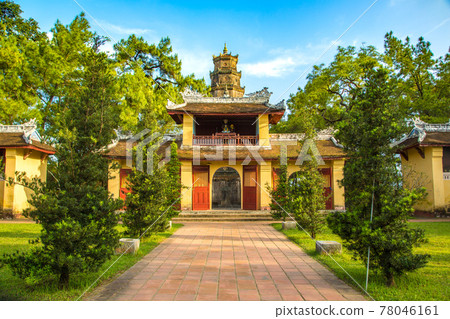 Thien Mu Pagoda in Hue, Vietnam 78046161